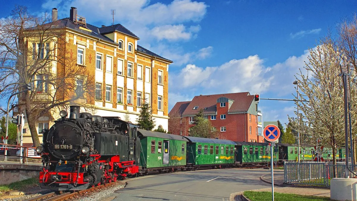 radeberg-bahnbrucke-fur-kraftfahrzeuge-komplett-gesperrt