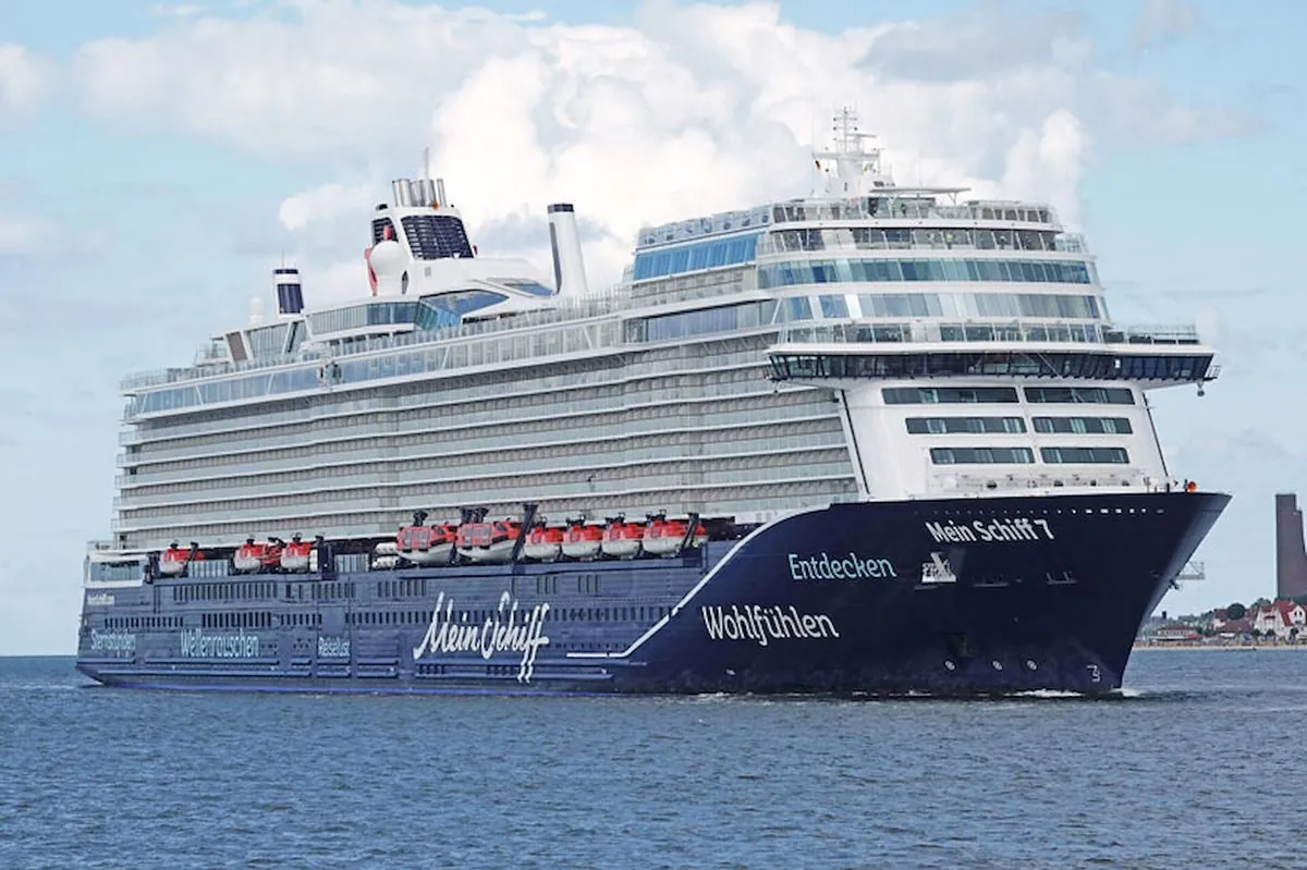 Luxusliner "Mein Schiff 7" startet Schlager-Kreuzfahrt in Hamburg