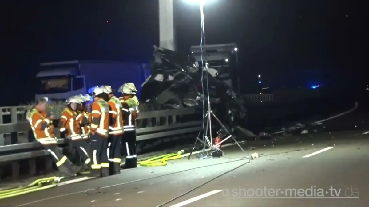 schwerer-auffahrunfall-auf-a96-acht-verletzte-bei-kettenreaktion