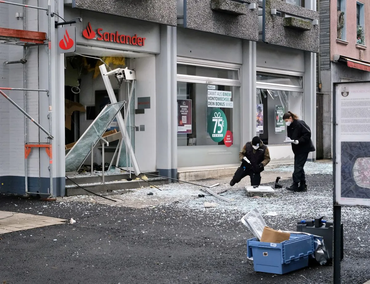 Geldautomat in Frankfurt-Bonames gesprengt: Täter auf der Flucht