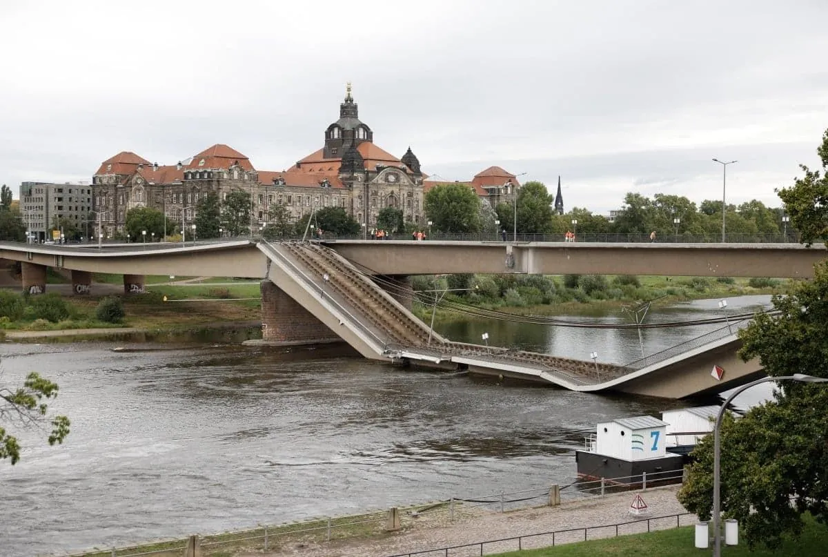 Teileinsturz der Carolabrücke in Dresden: Abrissarbeiten und Sicherungsmaßnahmen laufen