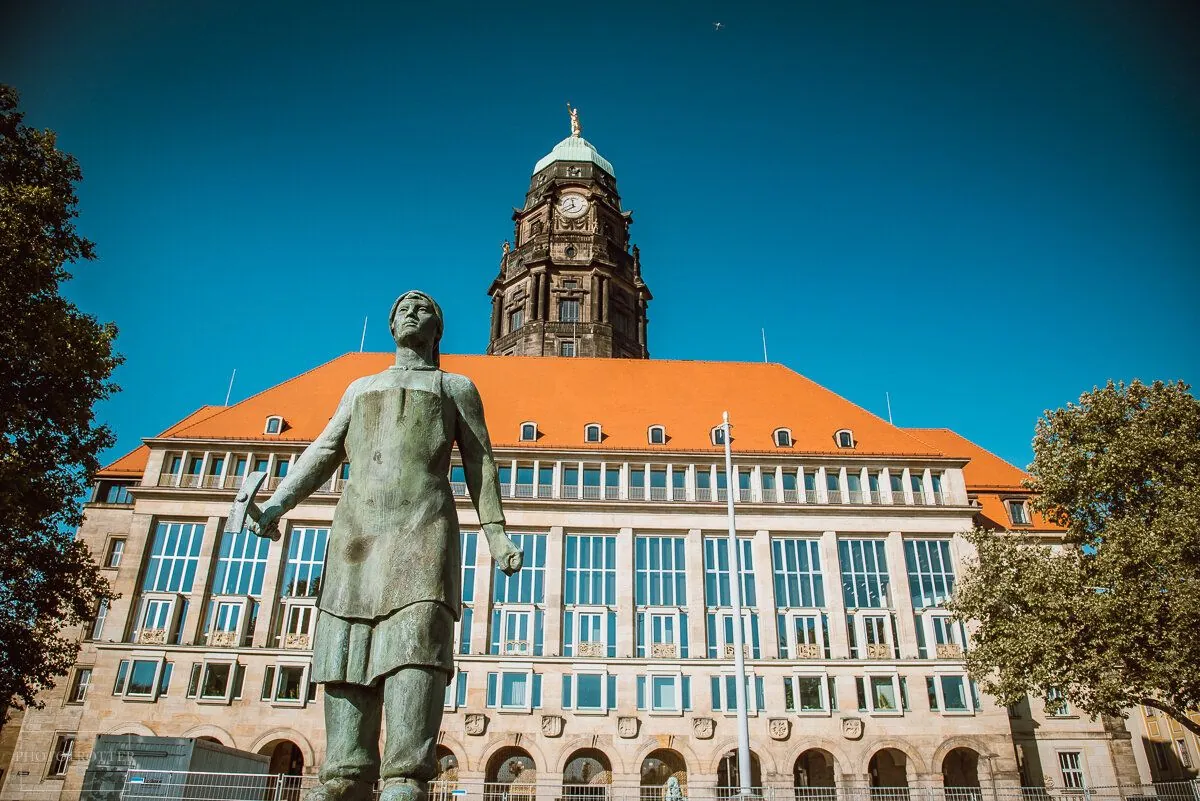 dresden-gedenkt-opfer-des-islamistischen-anschlags-vor-vier-jahren