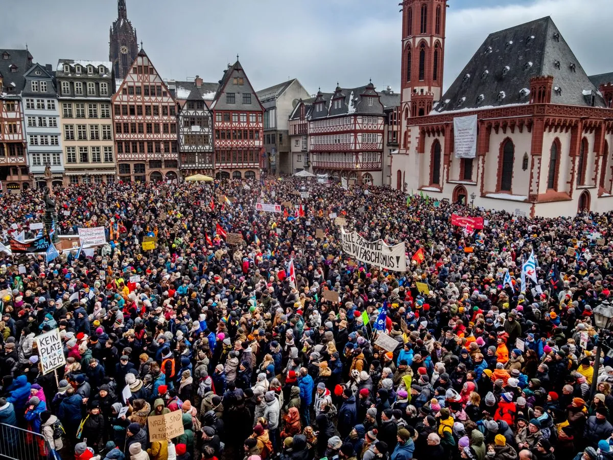 nurnberg-gegensatzliche-demos-zum-jahrestag-des-hamas-angriffs