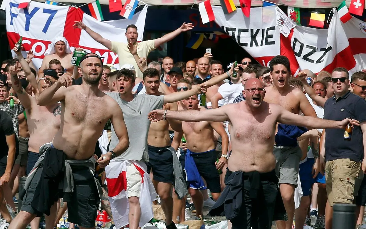 Massive Schlägerei zwischen Fußball-Ultras erschüttert Adenbüttel