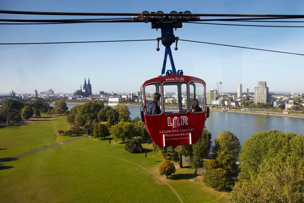 Kölner Seilbahn: Mitternachtsfahrten zum Ferienstart