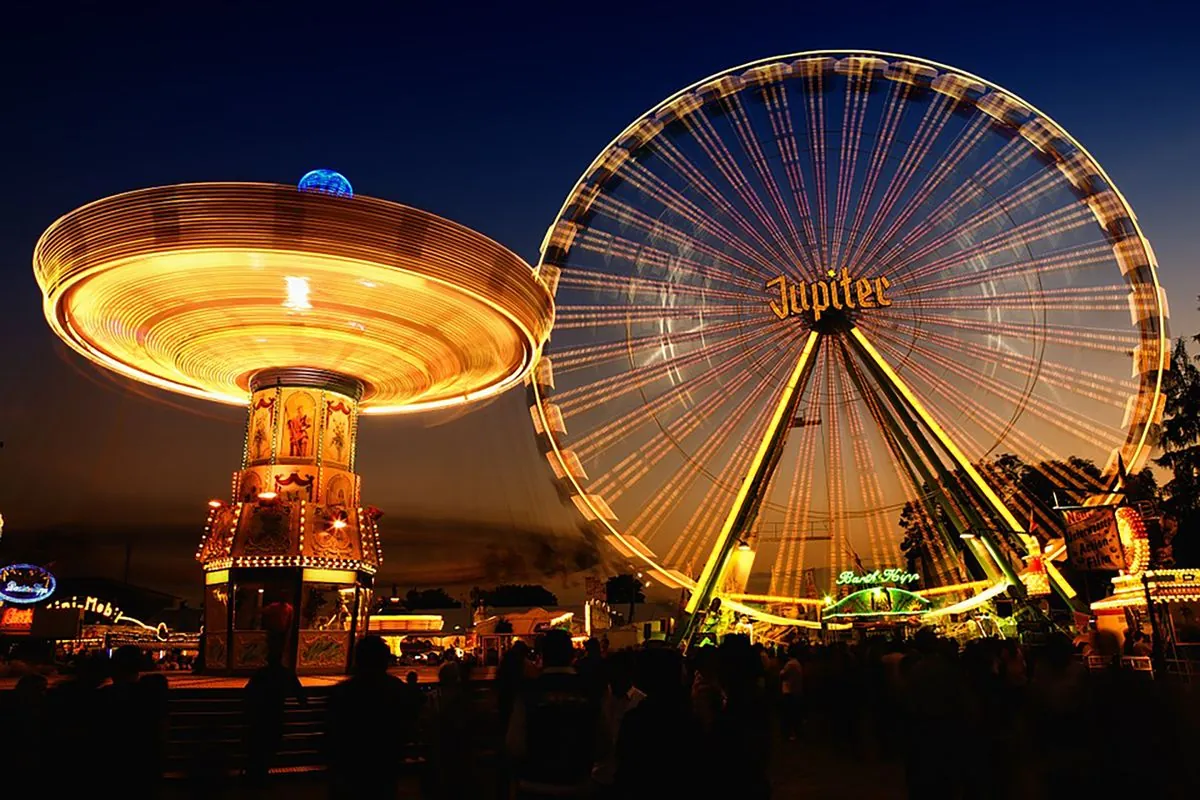 Plötzlicher Blackout lässt Kölner Kirmes-Besucher in der Luft hängen