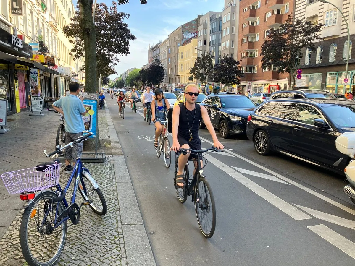 Berliner enthüllen ihre Sparguthaben - Erstaunliche Zahlen auf der Straße