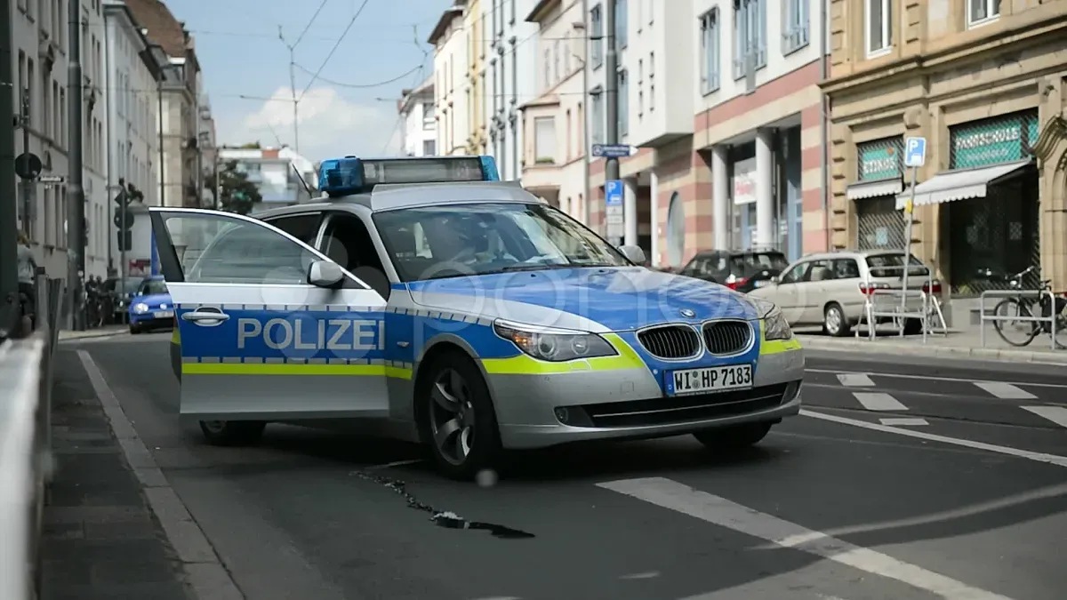 Berliner Polizei-Ticker: Von Brandstiftung bis Raserei - dramatische Woche in der Hauptstadt