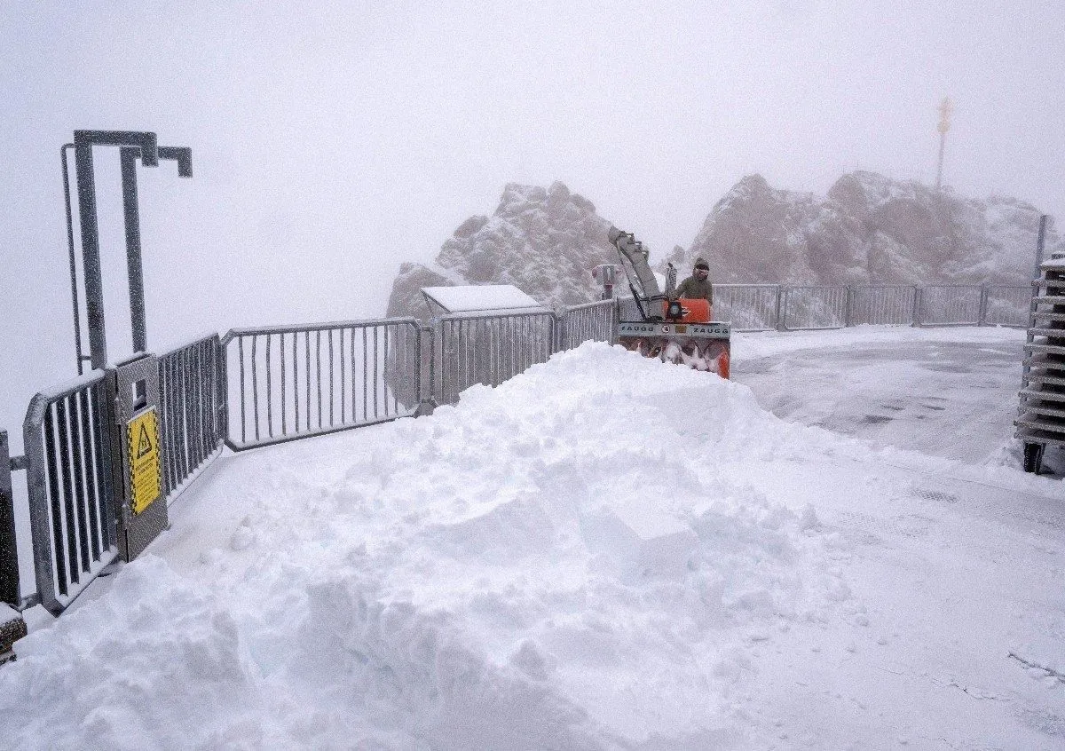 Gefährliche Sturmböen und Schnee: DWD gibt wichtige Wetterwarnung heraus