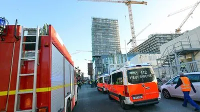 Feuerwehr-Großeinsatz: Dramatische Szenen in Hamburger Wohnhaus