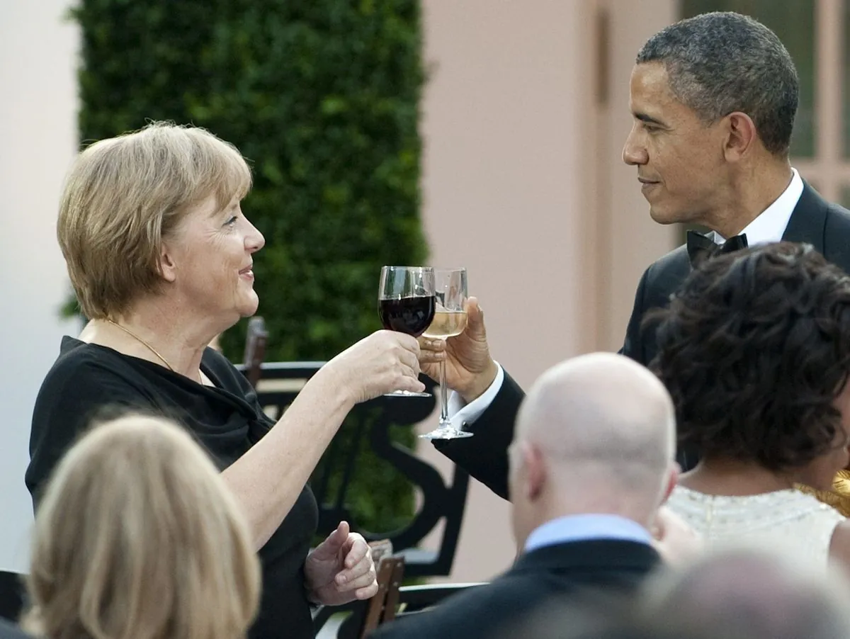 Ex-Kanzlerin Merkel startet globale Buchtour mit besonderem Obama-Treffen