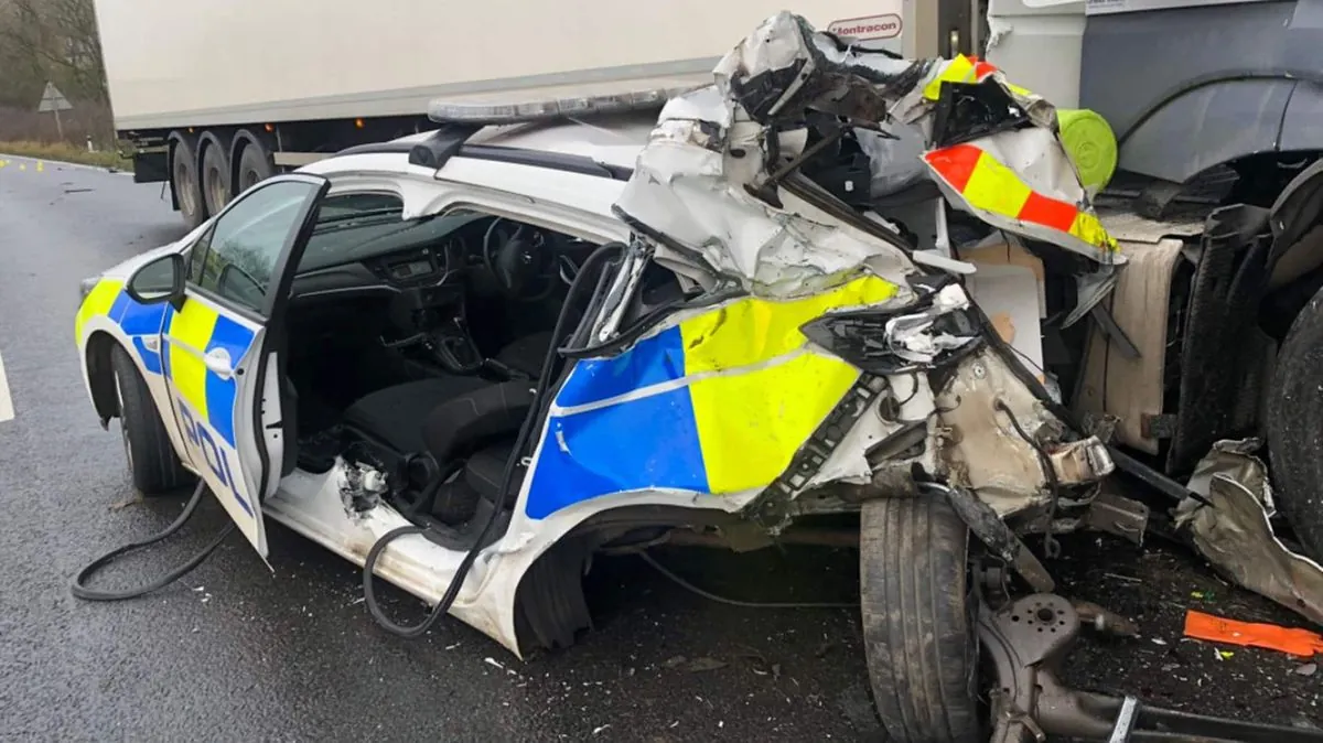 Tödlicher Unfall auf A1: Auto und Lkw in dramatischen Zwischenfall verwickelt