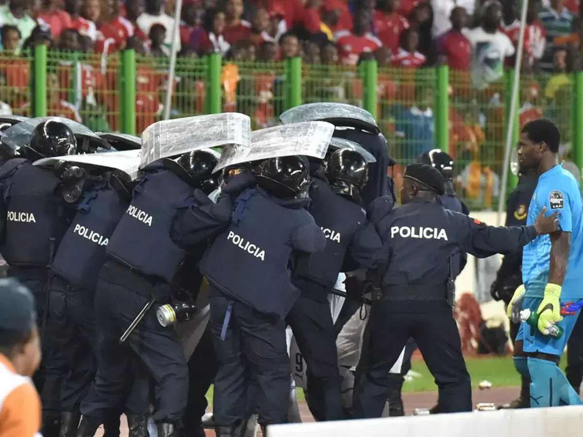 Schiedsrichter-Entscheidung löst tödliche Tragödie bei Fußballturnier in Guinea aus